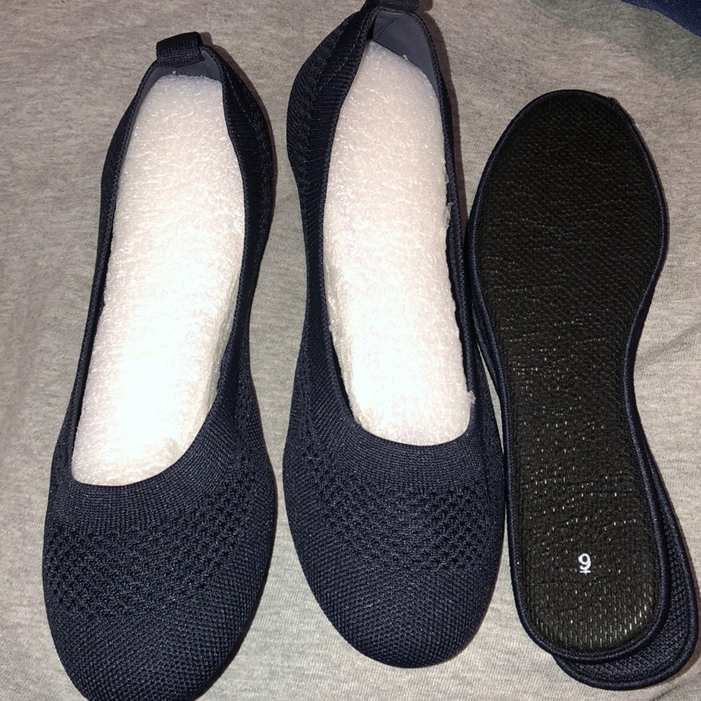 Frank Mully Navy blue flats stretchy NWOT size 9
